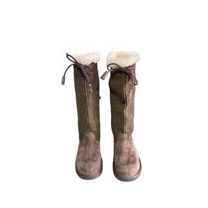 Womens UGG 5733 Chestnut Suburb Crochet boots size 11